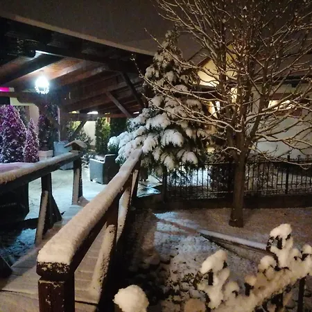 Alojamento de Acomodação e Pequeno-almoço Castle Free Wellness And Saunapark Nyíregyháza