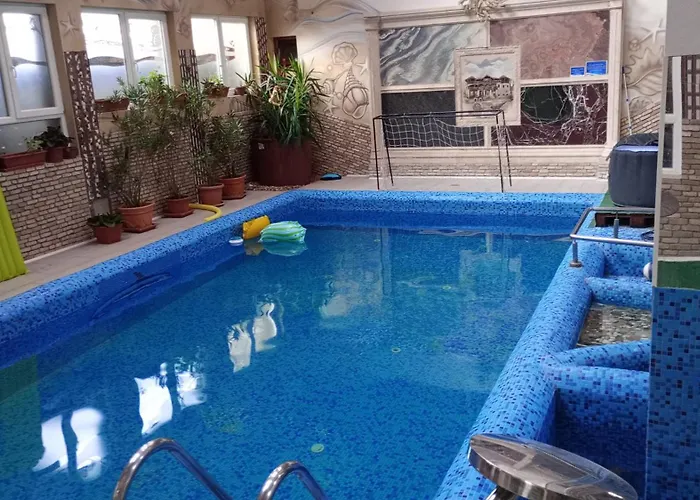 Castle Free Wellness And Saunapark