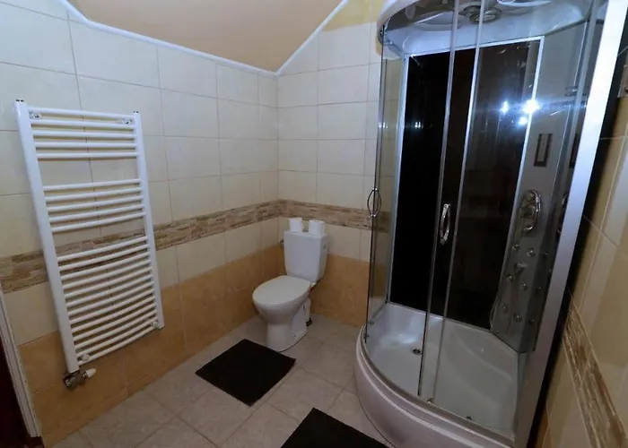 Castle Free Wellness And Saunapark Alojamento de Acomodação e Pequeno-almoço Nyíregyháza