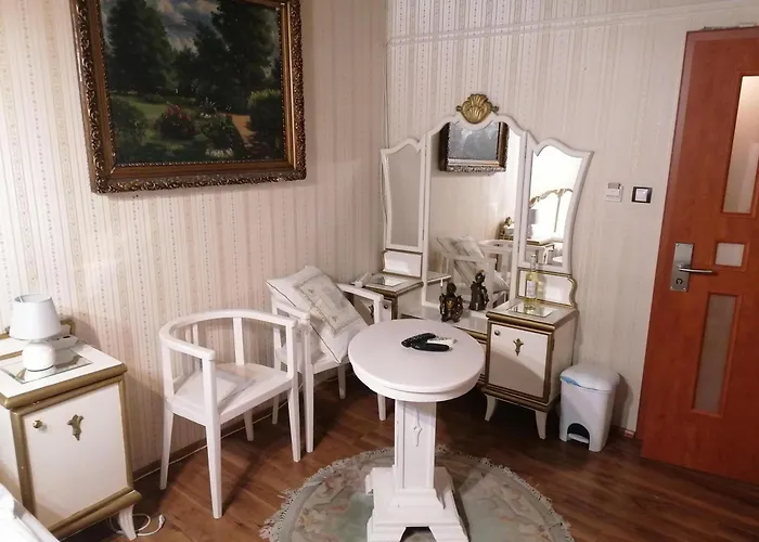 Castle Free Wellness And Saunapark Couette-café 3*