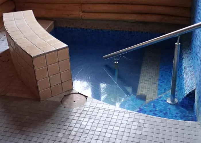 Alojamento de Acomodação e Pequeno-almoço Castle Free Wellness And Saunapark 3*