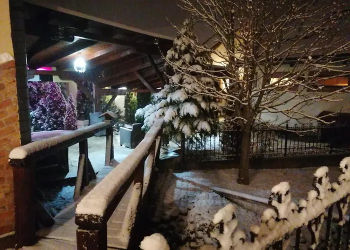 Alojamento de Acomodação e Pequeno-almoço Castle Free Wellness And Saunapark Nyíregyháza