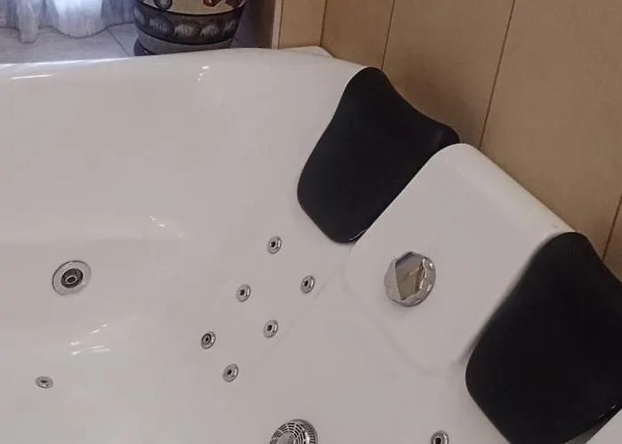 Castle Free Wellness And Saunapark Alojamento de Acomodação e Pequeno-almoço Nyíregyháza