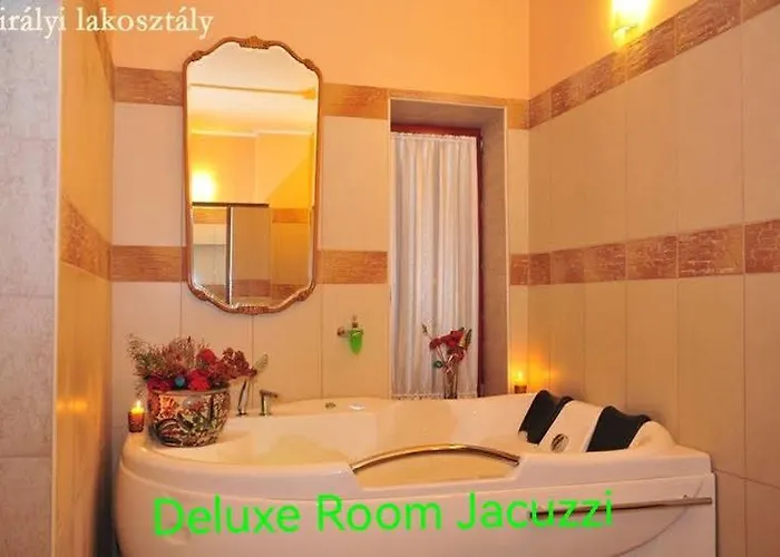 Castle Free Wellness And Saunapark Alojamento de Acomodação e Pequeno-almoço Nyíregyháza